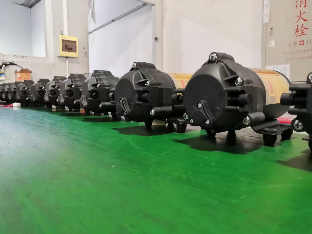 Ons bedrijf produceert de omgekeerde osmosepompen en exporteren