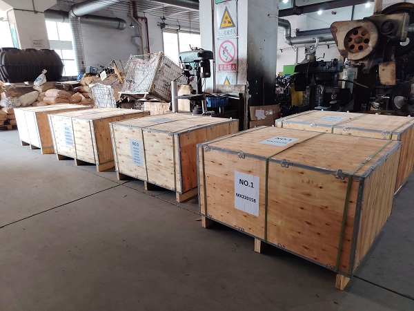 Hope blijft deze plastic spuitgietrollen spelen in een nieuwe fabriek.