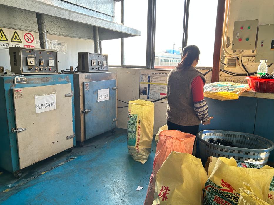 wij vervaardigen verschillende soorten rubberen onderdelen.